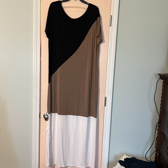 Size large Color block - Picture 2 of 2